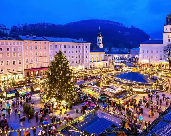 Vienna Christmas market in front of City Hall at Rathausplatz