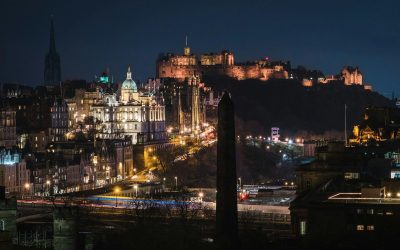 Edinburgh Castle and the Old Town skyline lit up at night