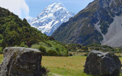 Snow-capped Aoraki/Mount Cook above the Hooker Valley Track in New Zealand